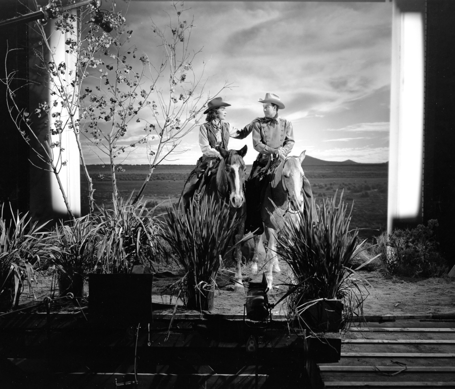 The Showdown 1950 2 Wiliam Elliott and Marie Windsor on the set at Republic Studios.jpg